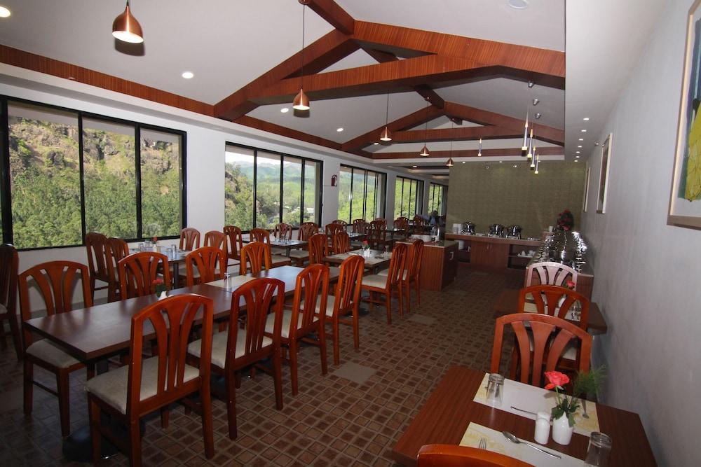 Abad Copper Castle Resort Munnar Buitenkant foto